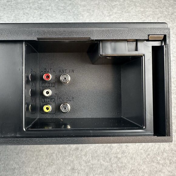 JVC Stereo Video Cassette Recorder VCR Black HR-J692U Hi-Fi SQPB Remote - Picture 11 of 14